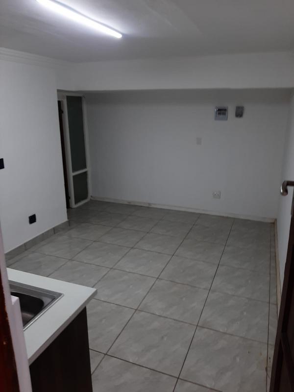 To Let 1 Bedroom Property for Rent in Goodwood Central Western Cape